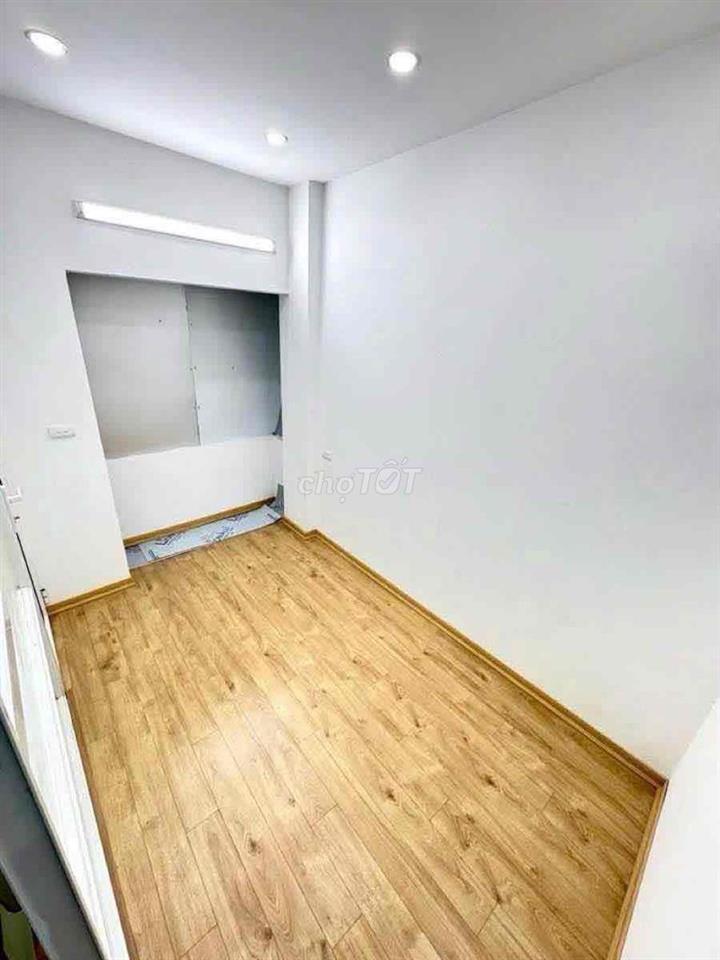 Siêu hot! Hơn 3 tỷ có nhà sổ đỏ ngõ chợ KT- NT cơ bản-Ko QH-22m*5T;3N