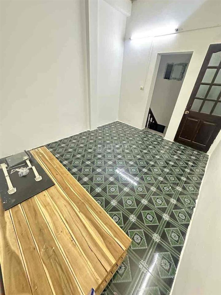 Hơn 2,5 tỷ có nhà Ngõ chợ Khâm Thiên-Ngõ 3 gác-Sân-Sổ chung 18m*4T;3N