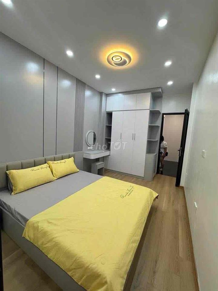 Hiếm ! Hơn 5 tỷ có nhà gần hồ 3 mẫu, ĐĐ-NT cao cấp-Sổ đỏ 26m*4T;3ngủ