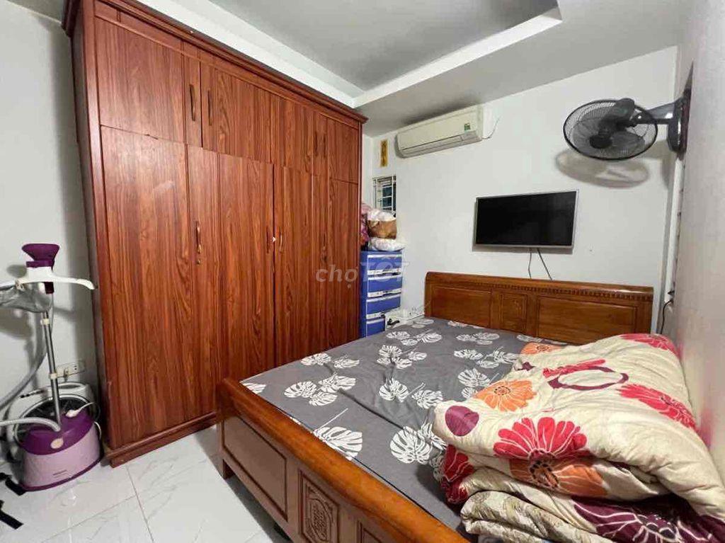 Hơn 2 tỷ có căn CCMN gần phố Kim Giang-Mặt ngõ-NT 5 sao-53m2;2N