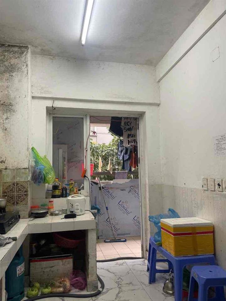 Bán gấp căn CC sổ hồng mặt phố Vĩnh Hoàng-Thang máy-Gần hồ-70m;3N;2VS