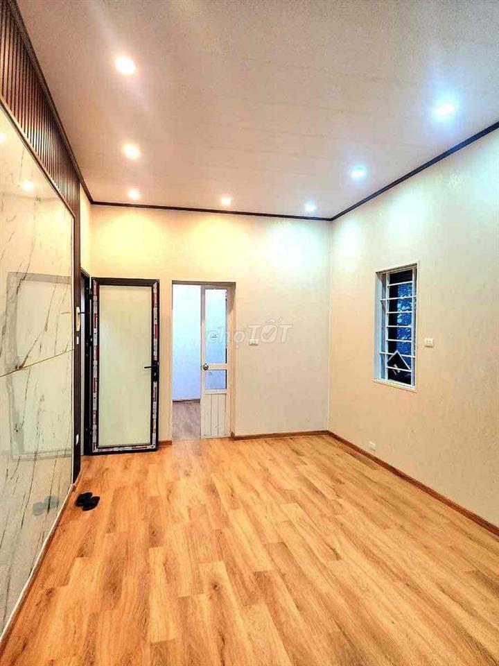 Giảm gần 300tr căn TT gần Linh Đàm-Lô góc-Sổ hồng.-140m2;3N;2VS