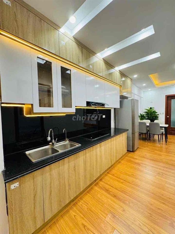 Hiếm! CC Kim Văn Kim Lũ, mặt phố 3N; 2VS, tặng NT xịn, sổ riêng