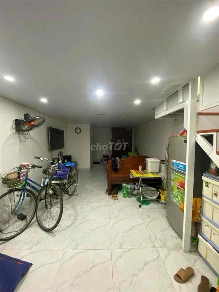 Hơn 2,5 tỷ có nhà Tam Trinh-Mặt ngõ KD-20m oto tránh-32m*2T;MT4m