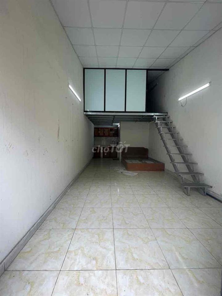 Hơn 1 tỷ chút có nhà đẹp Vĩnh Hoàng-30m ra phố- Sát hồ-33m;C4 gác xép