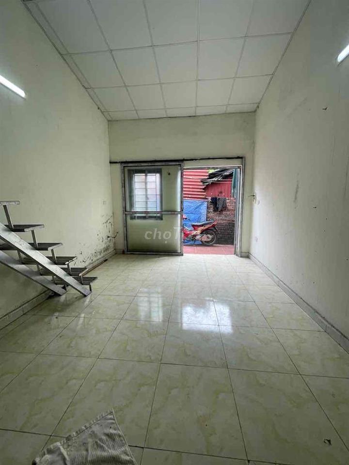 Hơn 1 tỷ chút có nhà đẹp Vĩnh Hoàng-30m ra phố- Sát hồ-33m;C4 gác xép