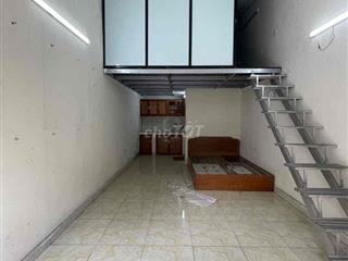 Hơn 1 tỷ chút có nhà đẹp Vĩnh Hoàng-30m ra phố- Sát hồ-33m;C4 gác xép