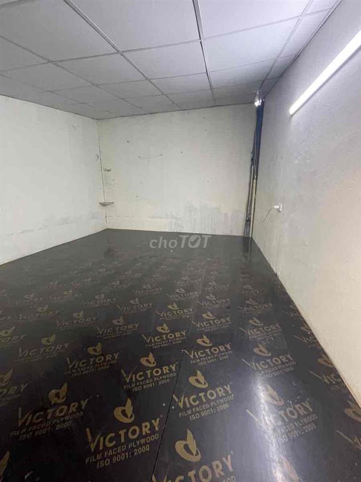Hơn 1 tỷ chút có nhà đẹp Vĩnh Hoàng-30m ra phố- Sát hồ-33m;C4 gác xép