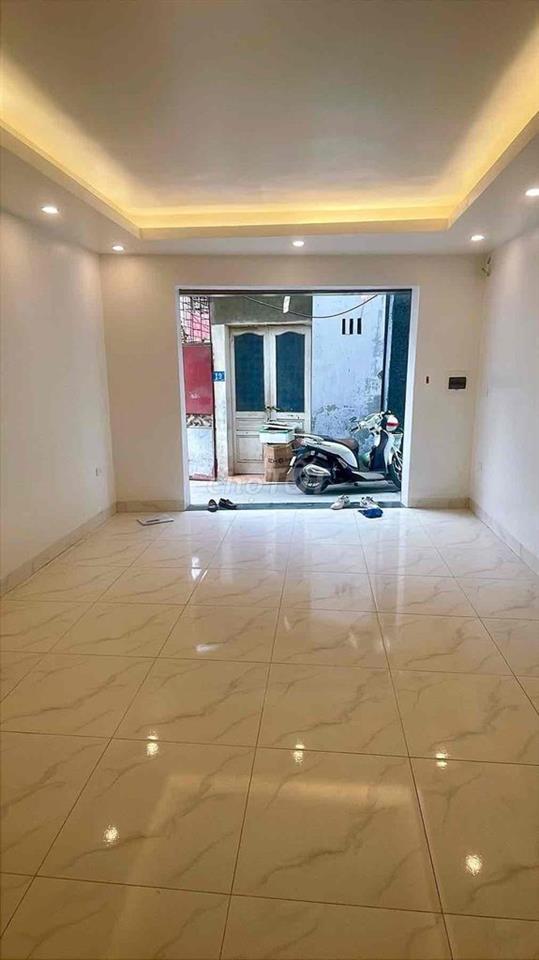 Hơn 70tr/m2 có nhà mới sát phố Định Công Hạ-48m*4T;MT4m;4N;3VS