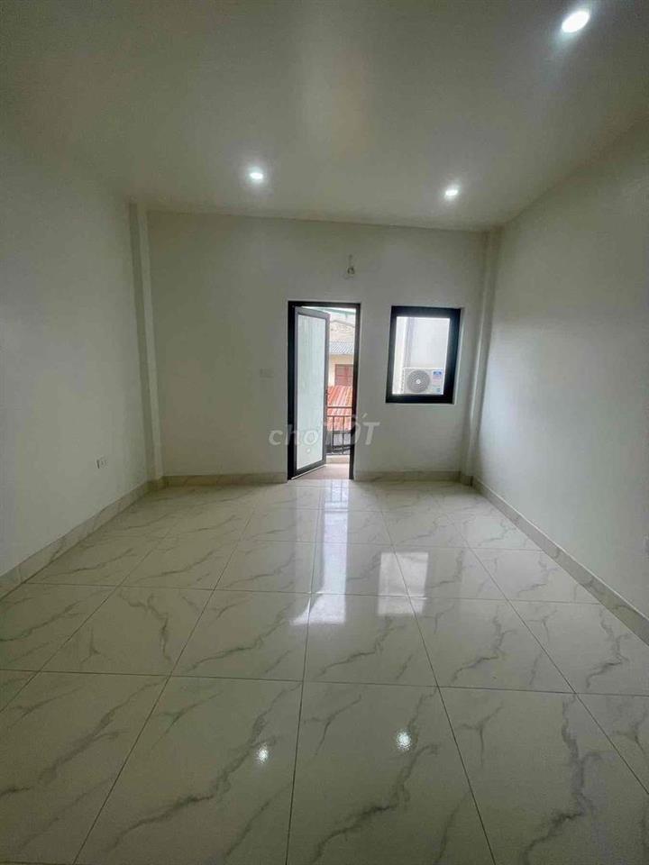 Hơn 70tr/m2 có nhà mới sát phố Định Công Hạ-48m*4T;MT4m;4N;3VS