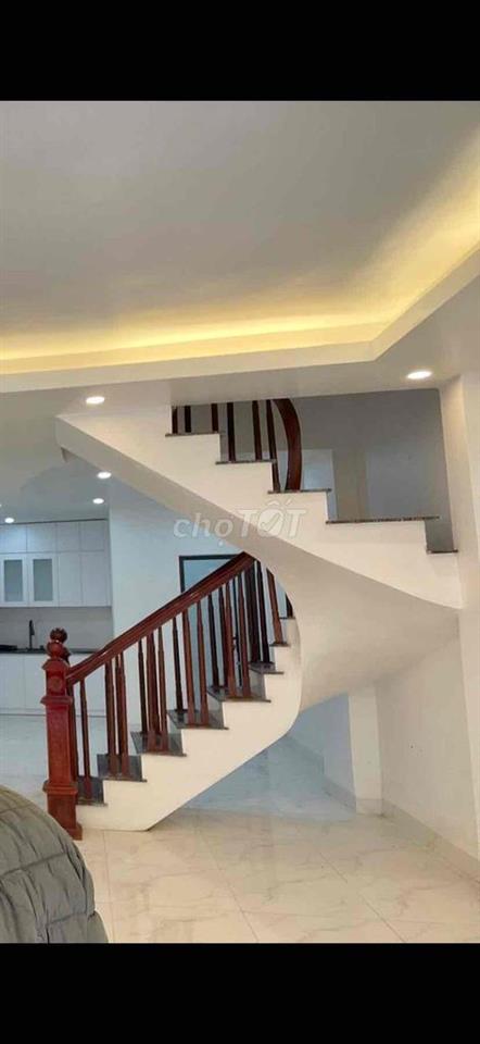 Hơn 70tr/m2 có nhà mới sát phố Định Công Hạ-48m*4T;MT4m;4N;3VS