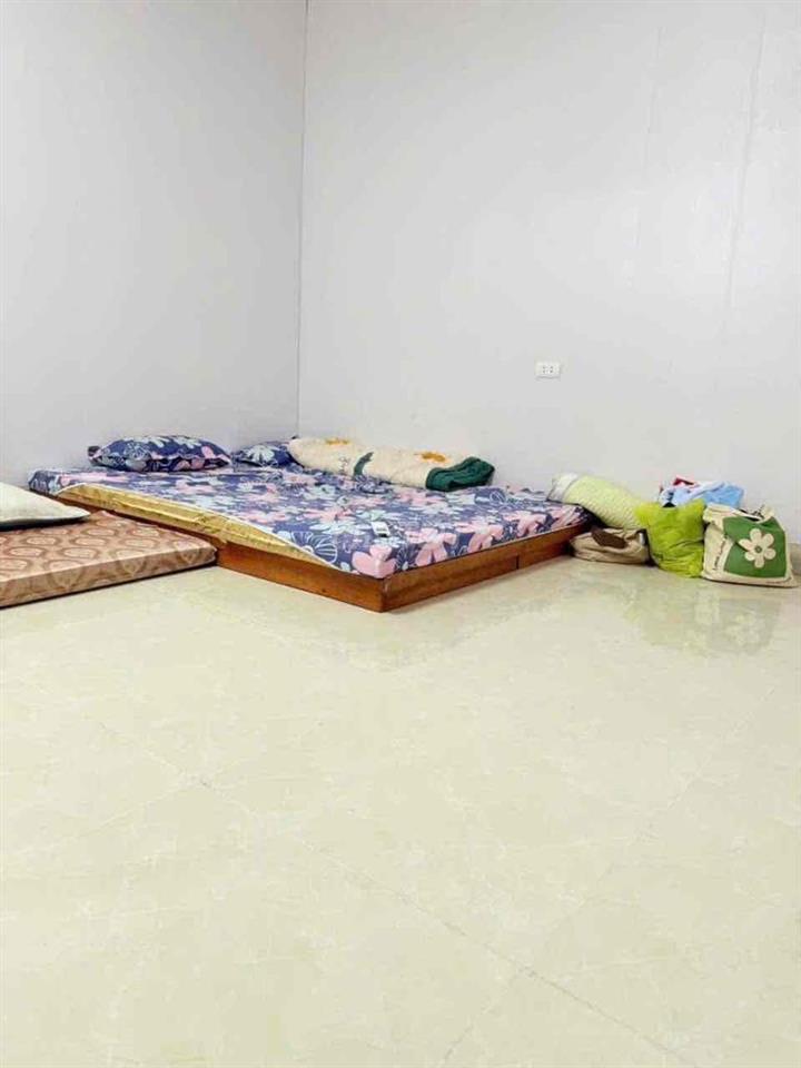 Hơn 2 tỷ chút có nhà đẹp Định Công Hạ-Oto sát nhà-Có sân trước-52M*2T