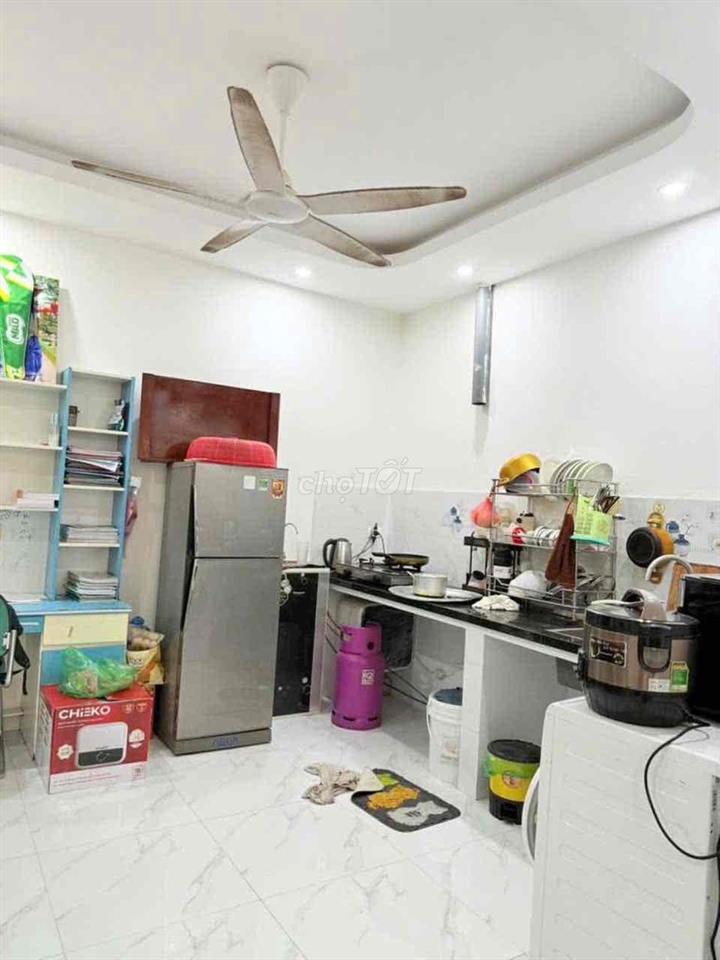 Hơn 2 tỷ chút có nhà đẹp Định Công Hạ-Oto sát nhà-Có sân trước-52M*2T