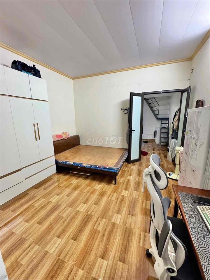 Siêu phẩm rẻ bất ngờ: Nhà dân xây 30m*3 tầng Định Công Thượng-Ôto 50m