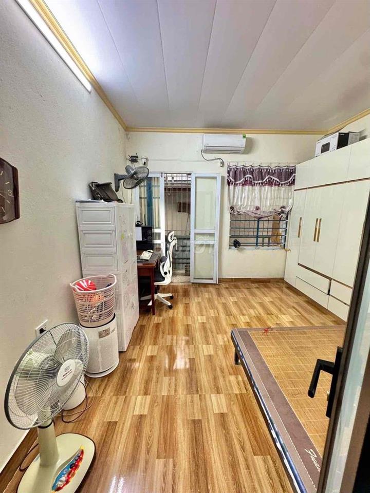 Siêu phẩm rẻ bất ngờ: Nhà dân xây 30m*3 tầng Định Công Thượng-Ôto 50m