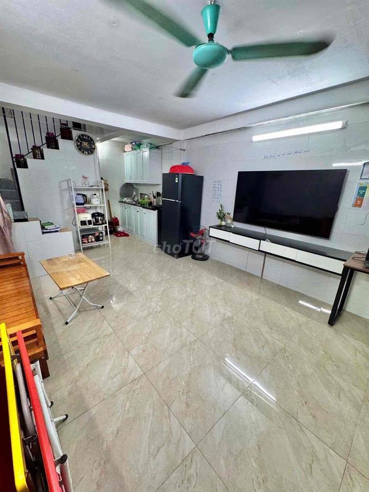 Siêu phẩm rẻ bất ngờ: Nhà dân xây 30m*3 tầng Định Công Thượng-Ôto 50m