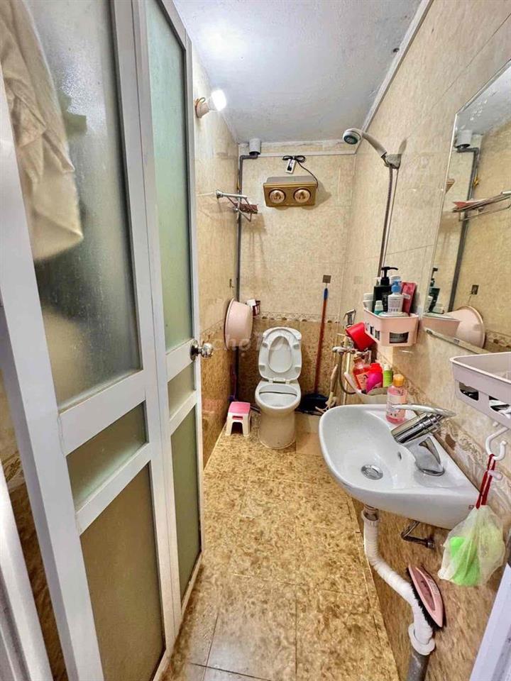 Siêu phẩm rẻ bất ngờ: Nhà dân xây 30m*3 tầng Định Công Thượng-Ôto 50m