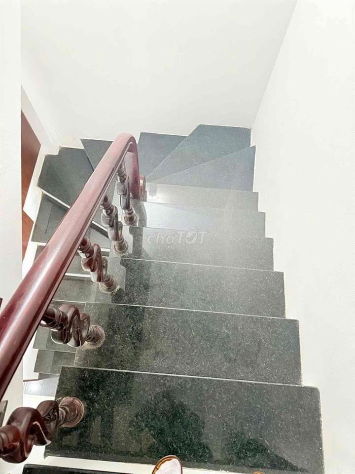 Dưới 3 tỷ có nhà 4 tầng đẹp Định Công Hạ-Oto đỗ cửa-Có thuế-45m*4T;4N