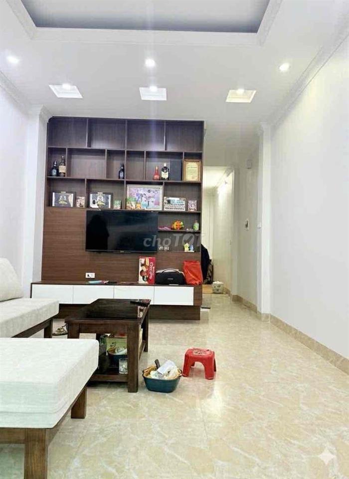 Dưới 3 tỷ có nhà 4 tầng đẹp Định Công Hạ-Oto đỗ cửa-Có thuế-45m*4T;4N