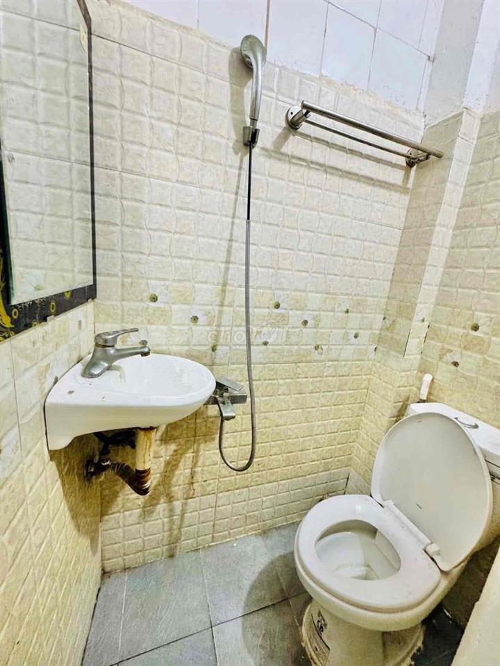 Hơn 2 tỷ chút có nhà mới ĐC Thượng-50m ra oto tránh-Có thuế-40m*2T;2N