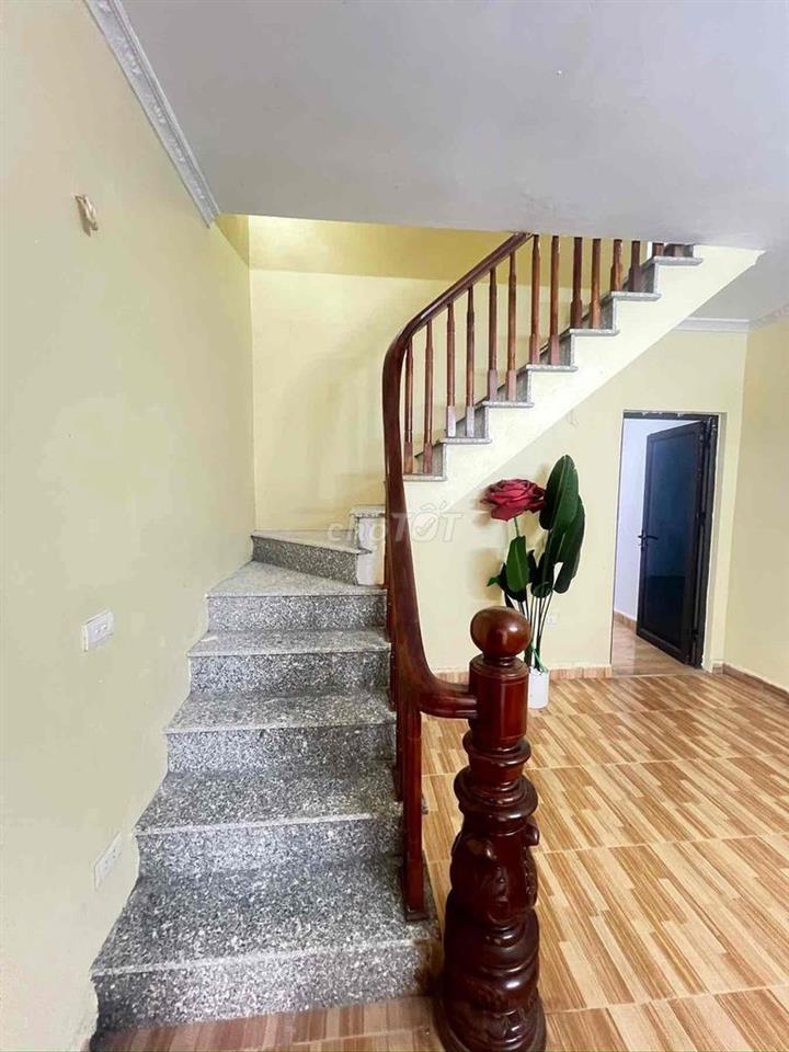 Hơn 1 tỷ có nhà mới 2 tầng Vĩnh Quỳnh-Gần oto-60m;MT4m;3ngủ