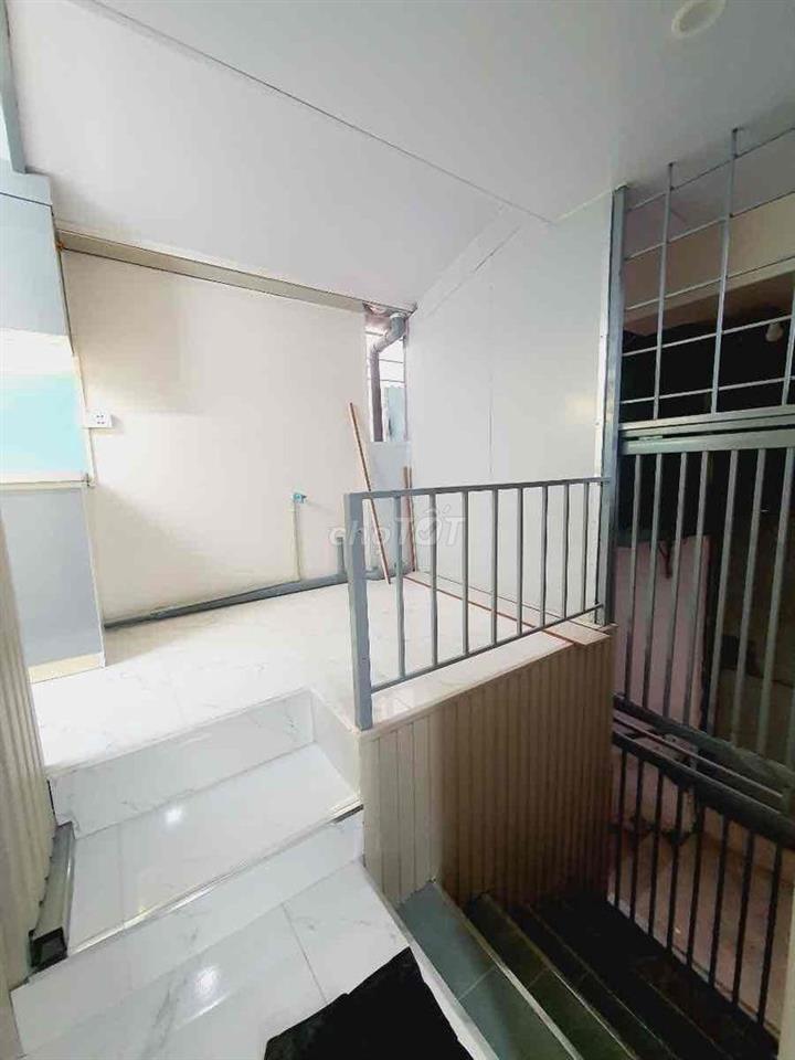 Hot ! Hơn 1,5 tỷ có căn TT đẹp, cach 1 nhà ra phố Nguyễn Xiển-45m2; 2N
