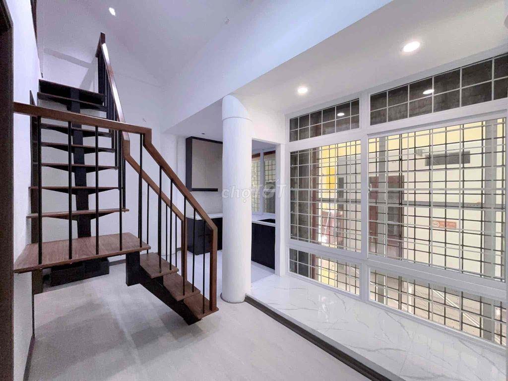 Biệt thự đã tân trang gần Tây Sơn-Lô góc-Sổ hồng 110/160m;3N;3VS