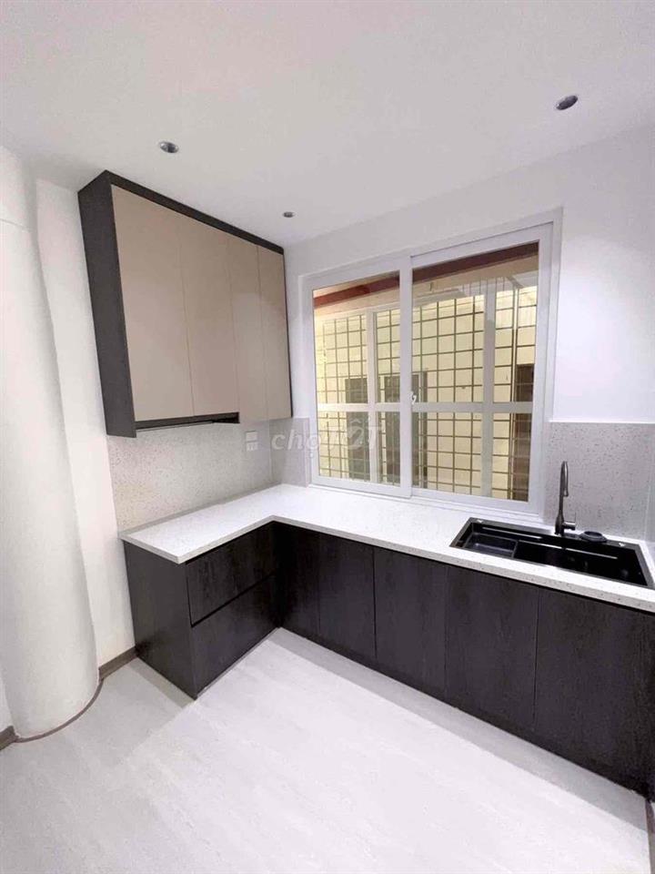Biệt thự đã tân trang gần Tây Sơn-Lô góc-Sổ hồng 110/160m;3N;3VS