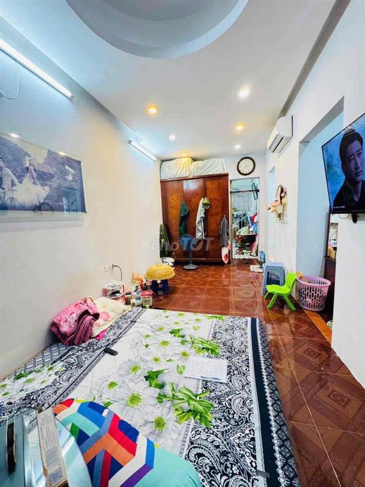 Nhà sổ đỏ gần phố Bạch Mai-Lô góc-35/40m*3T;MT3m;3N-Hơn 4,5 tỷ