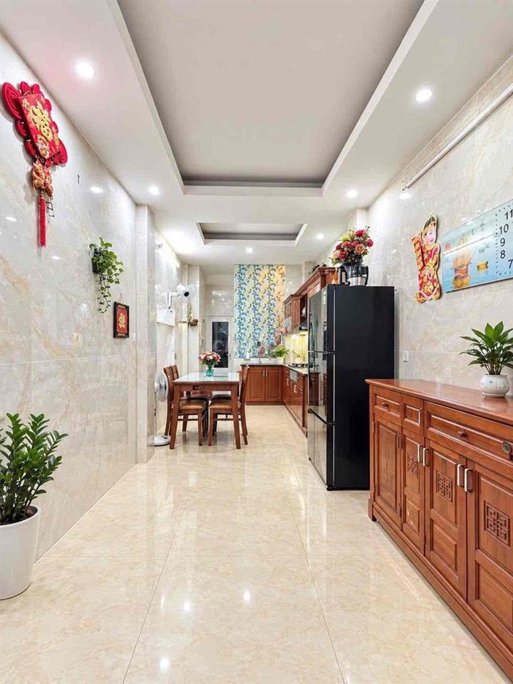Hơn 5,5 tỷ có nhà Đoàn Thị Điểm,DĐ-Ngõ 3 gác-NT sịn-Sổ riêng 30m*5T;3N