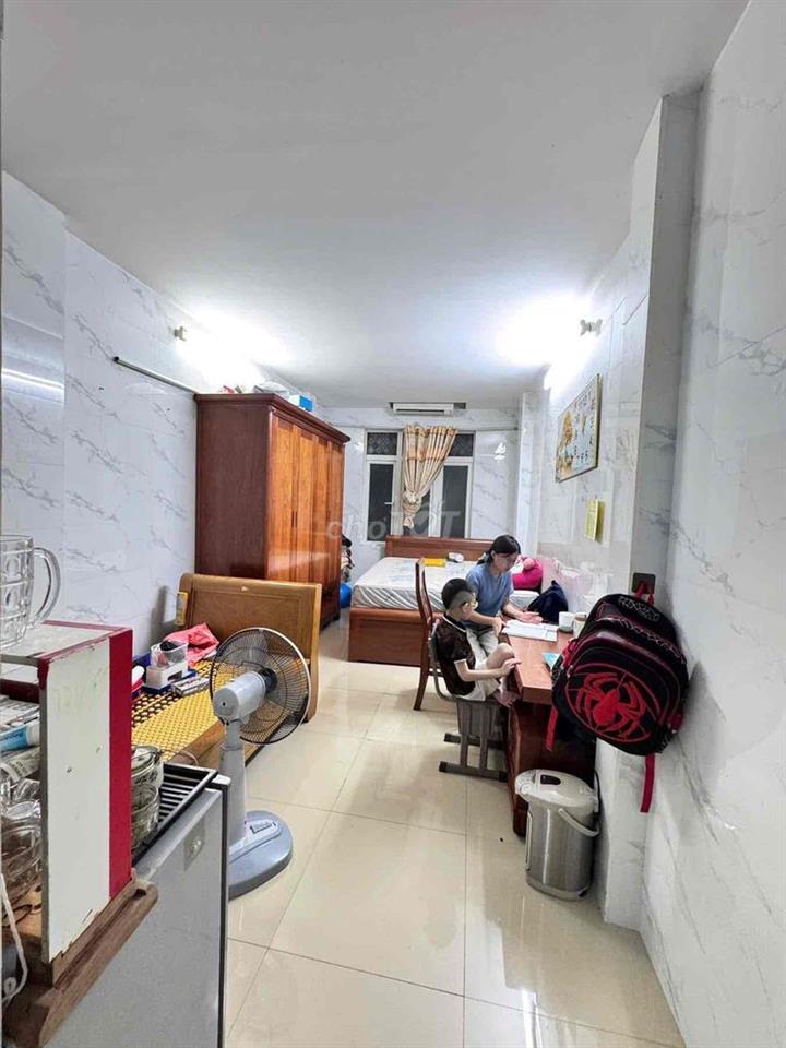 Hơn 5,5 tỷ có nhà Đoàn Thị Điểm,DĐ-Ngõ 3 gác-NT sịn-Sổ riêng 30m*5T;3N