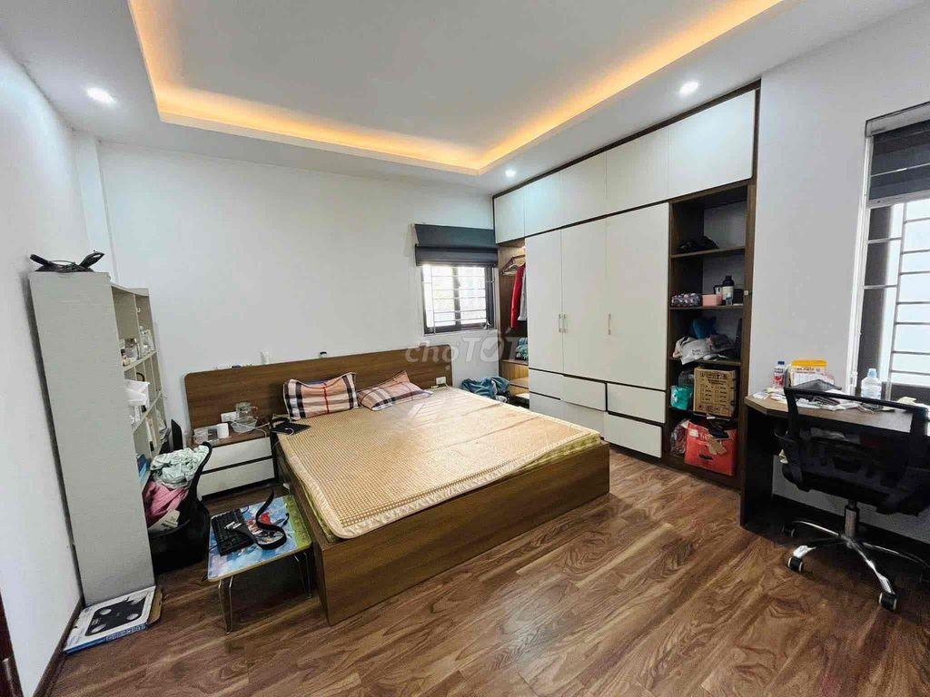 Tầm 6 tỷ có nhà đẹp Hưng Phúc, HM-Oto 10m-38m*5T;4ngủ