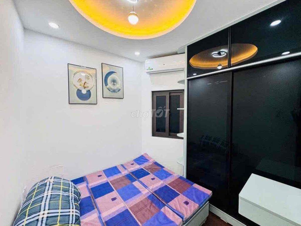Tầm 3 tỷ có nhà dân xây đẹp gần Đê La Thành-NT cơ bản-Sổ 18m*4T;2N;2VS