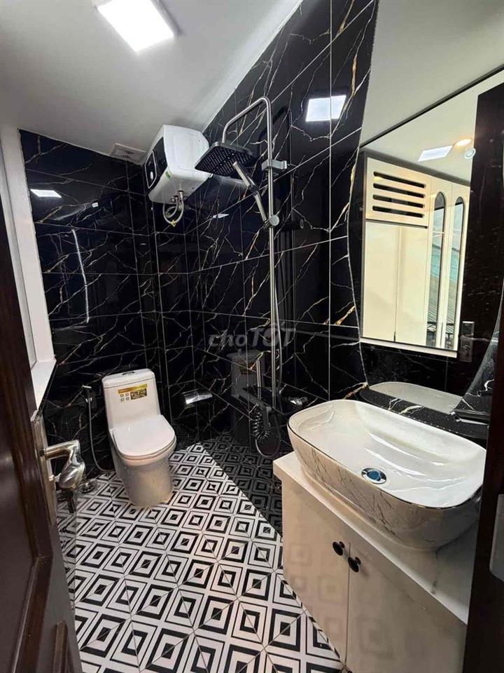 Sốc! Hơn 5 tỷ có nhà mới gần Khâm Thiên-Lô góc-NT sịn-Sổ 4042m;3N;3VS