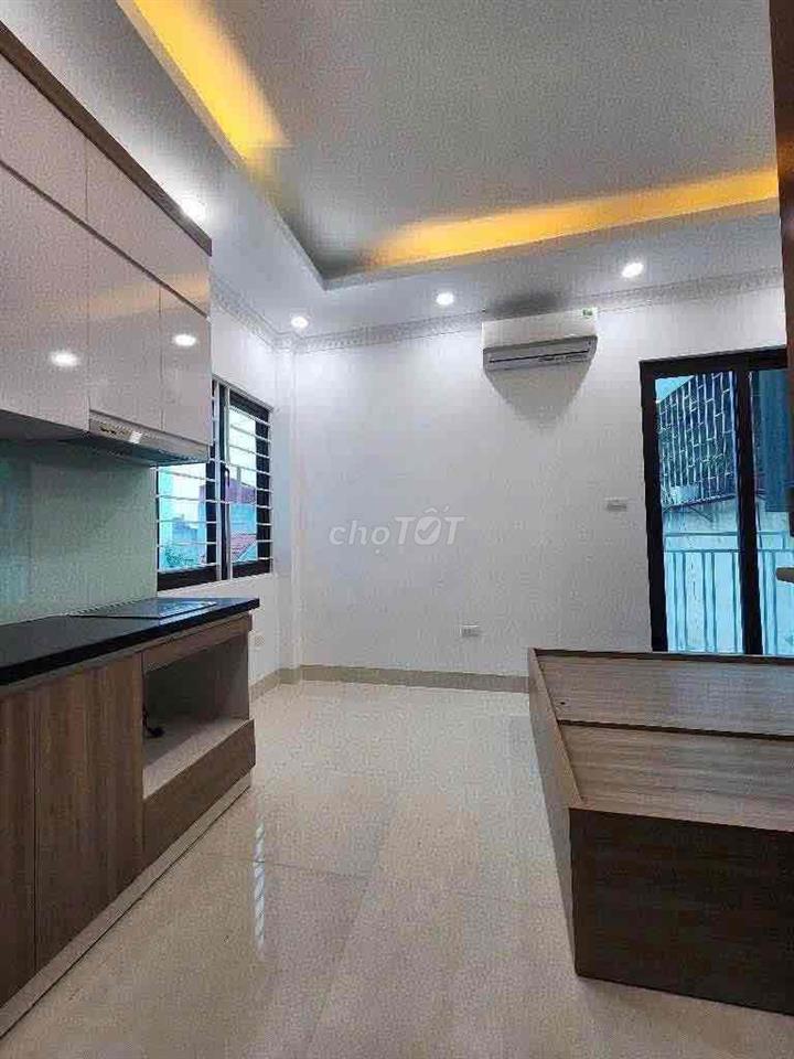 BÁN TOÀ CCMN VÕ CHÍ CÔNG - DT  35/40T M2-  6 TẦNG- MT 4 M - GIÁ 11.8 T