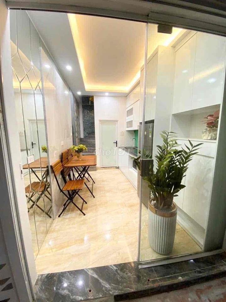 BÁN NHÀ XINH 5 TẦNG HOÀNG QUỐC VIỆT - HIẾM CÓ - NHỎ TIỀN - CHỈ 3.8 TỶ