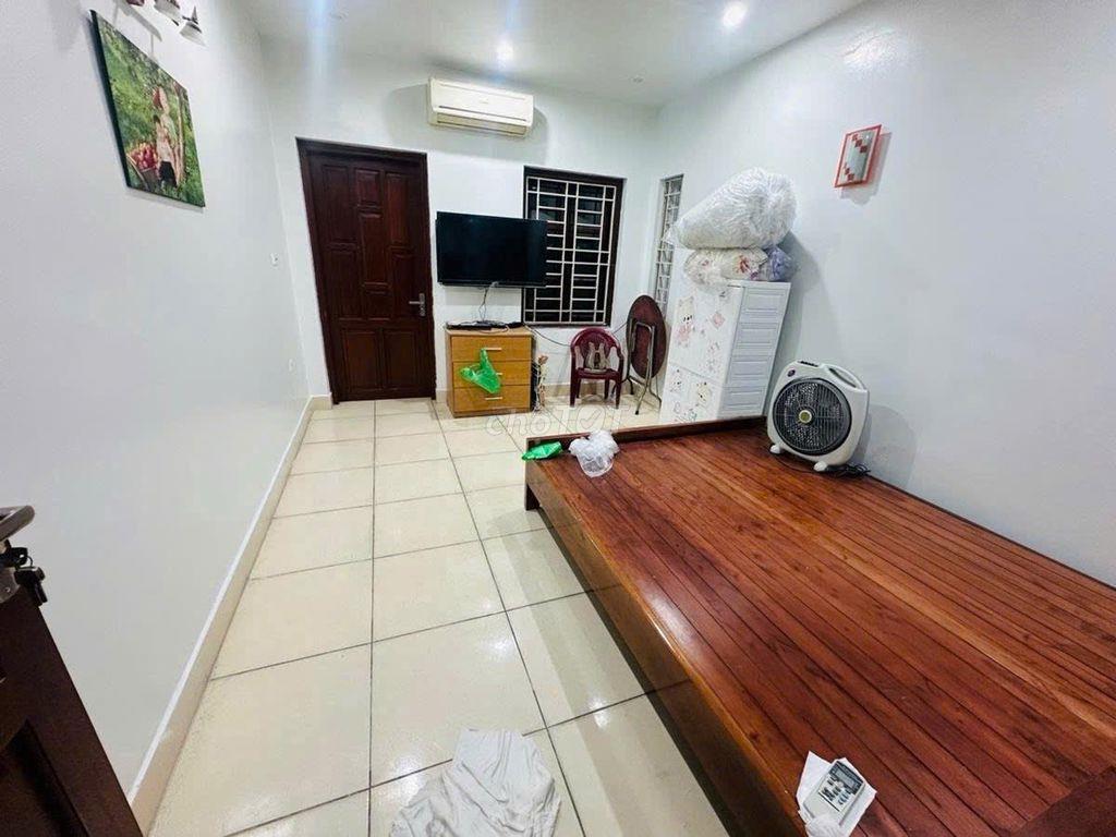 Nhà Ba Đình giá tốt – mặt hồ – ngõ ba gác - 40m2 giá 8.5 tỷ