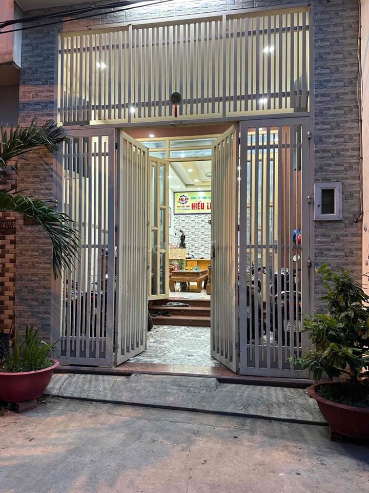 NHÀ Ở KIÊN CỐ 2 MẶT TIỀN , đường 6 mét