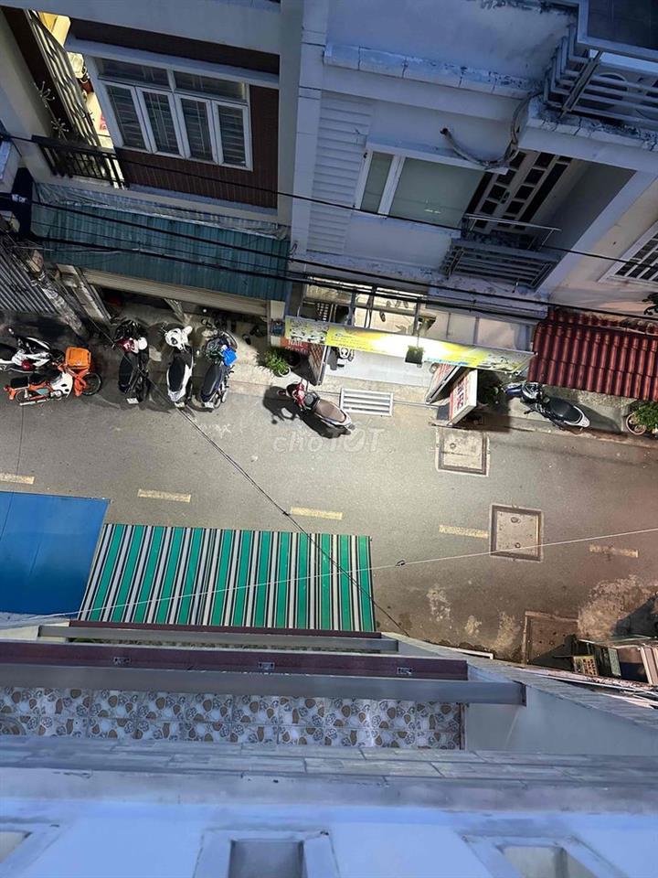 NHÀ Ở KIÊN CỐ 2 MẶT TIỀN , đường 6 mét