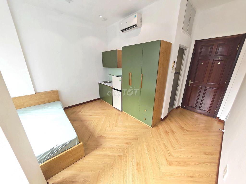Cho Thuê Studio ban công 35m2-Full NT-ngay phố ẩm thực Phan Xích Long