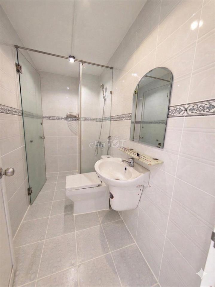 Cho Thuê Studio ban công 35m2-Full NT-ngay phố ẩm thực Phan Xích Long