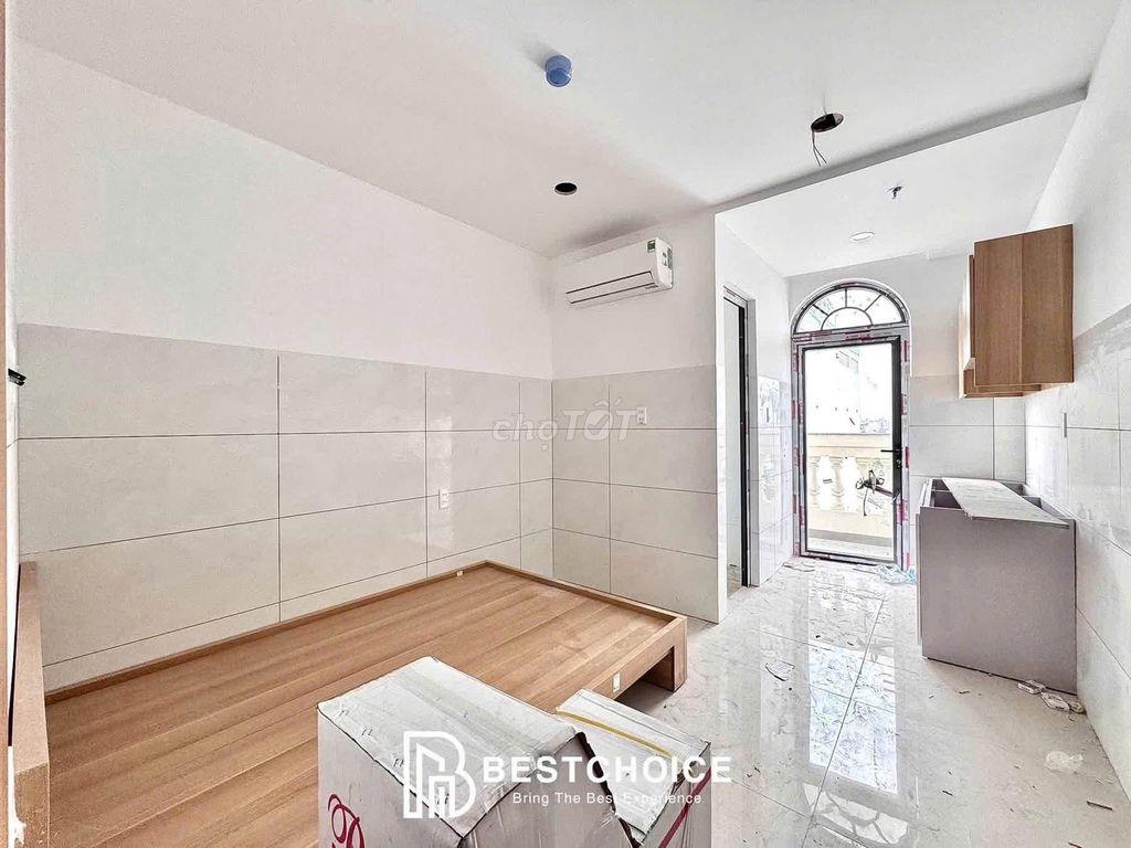 Nhà mới xây 100% thang máy, đi bộ qua đại học Văn Lang nhìu dạng phòng