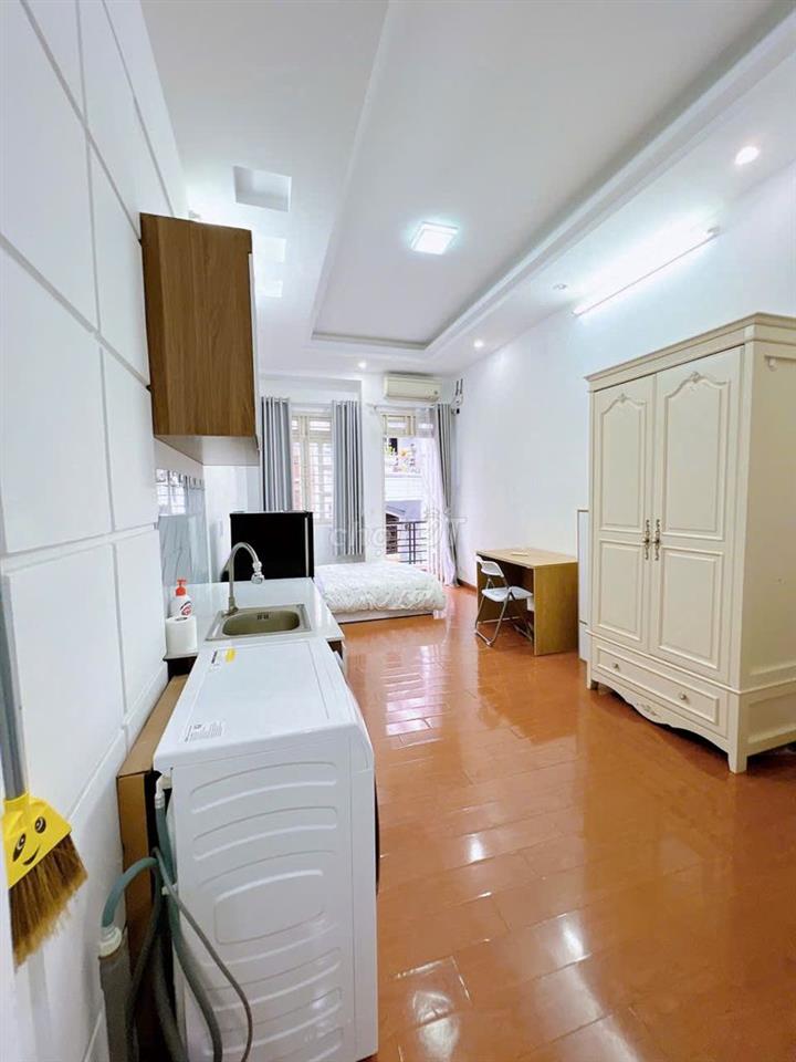  Cho thuê studio ban công 30m2, full nội thất, Phan xích Long-PN