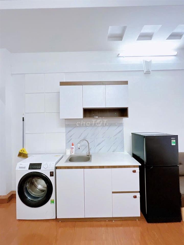  Cho thuê studio ban công 30m2, full nội thất, Phan xích Long-PN