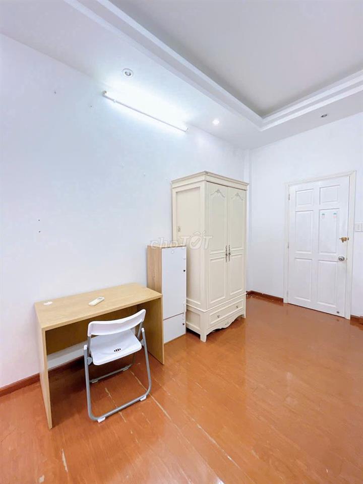  Cho thuê studio ban công 30m2, full nội thất, Phan xích Long-PN