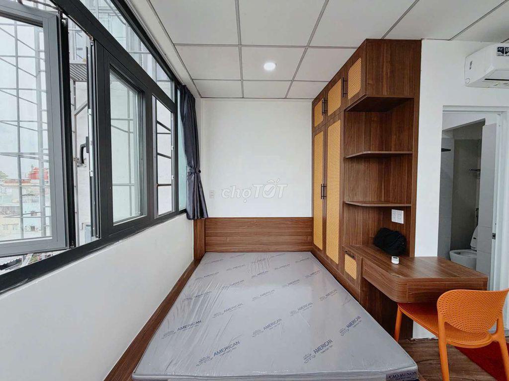 Studio thang máy,cửa sổ Full NT, Nơ Trang Long, gần đại hoc Văn Lang