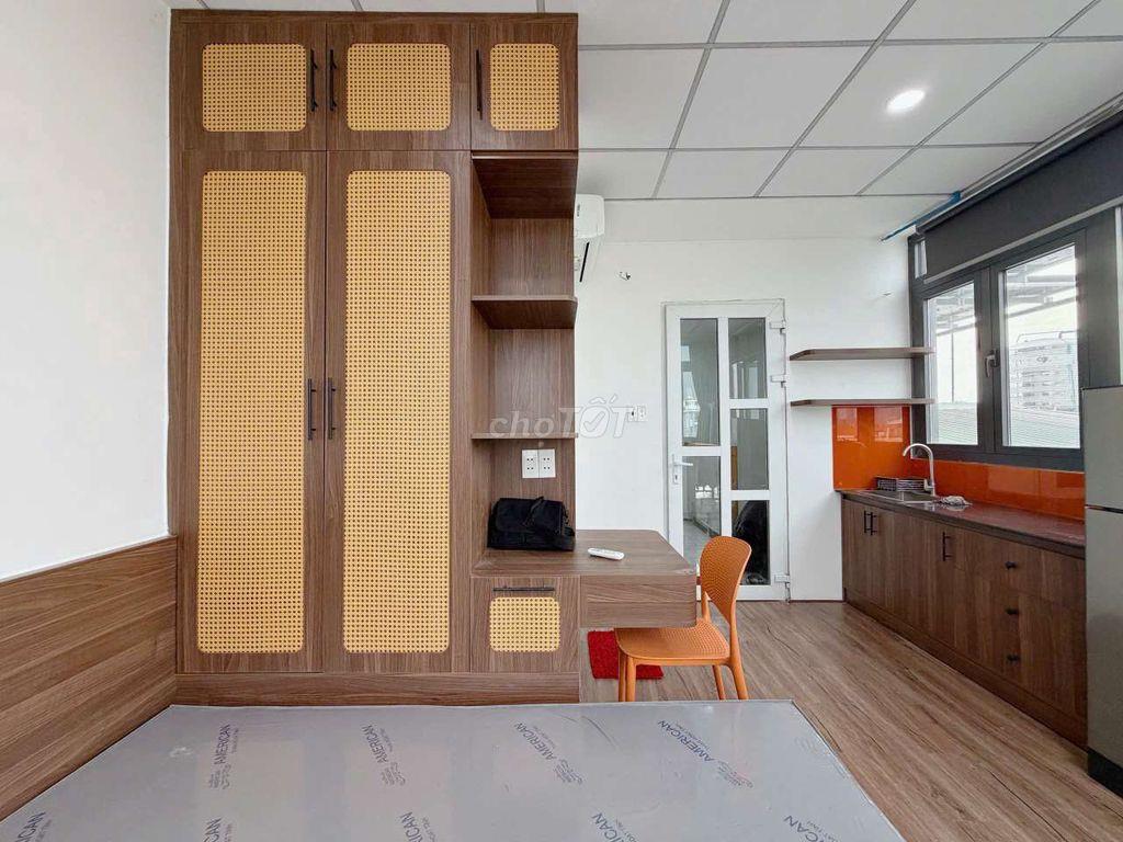 Studio thang máy,cửa sổ Full NT, Nơ Trang Long, gần đại hoc Văn Lang