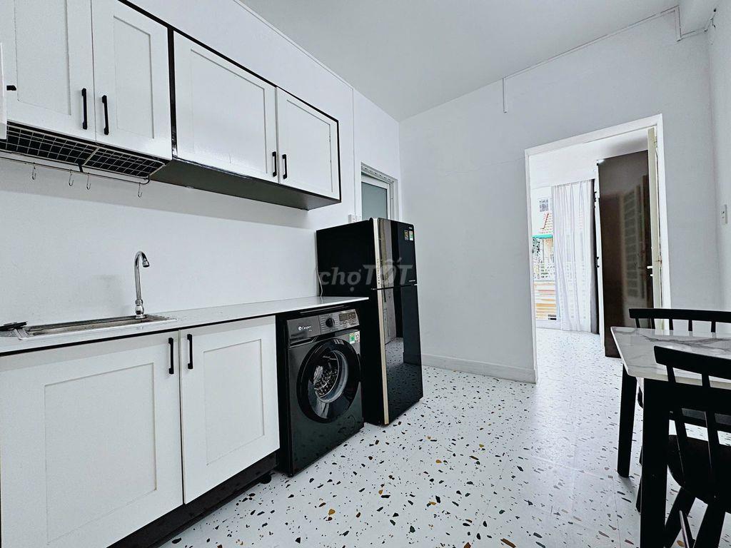 Căn hộ 1PN, ban công, tách bếp, full NT, gần đại học Hutech, UEF 
