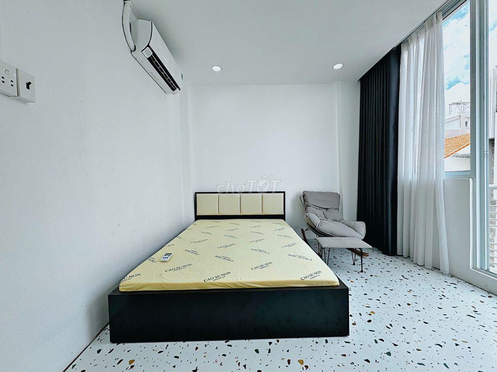 Căn hộ 1PN, ban công, tách bếp, full NT, gần đại học Hutech, UEF 