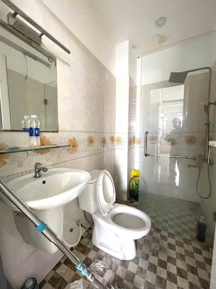 Cho thuê Studio ban công siêu rộng,Full nội thất, Gần đại học IUH, VLU